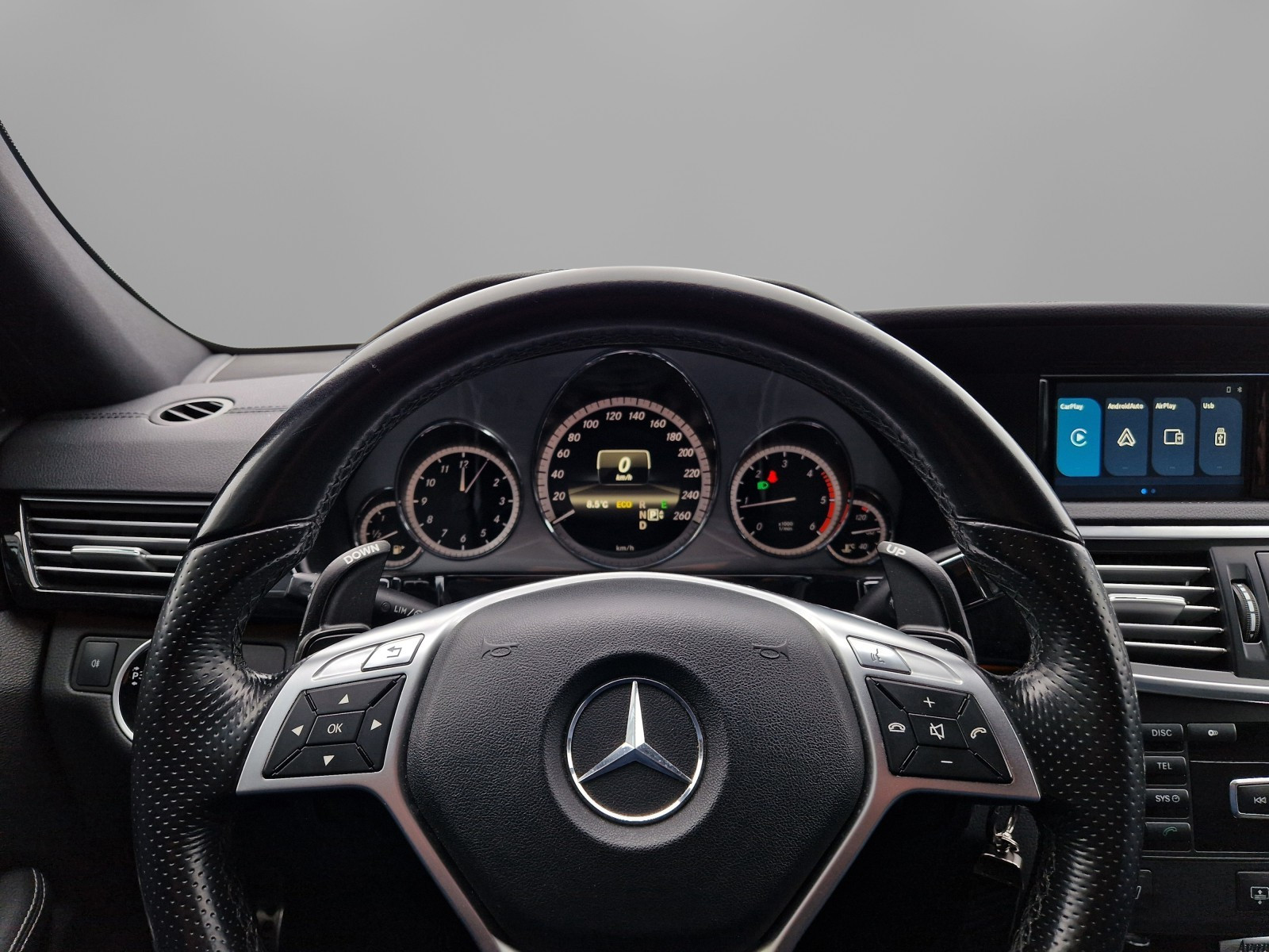 
								Mercedes-Benz Classe E 2012 full									
