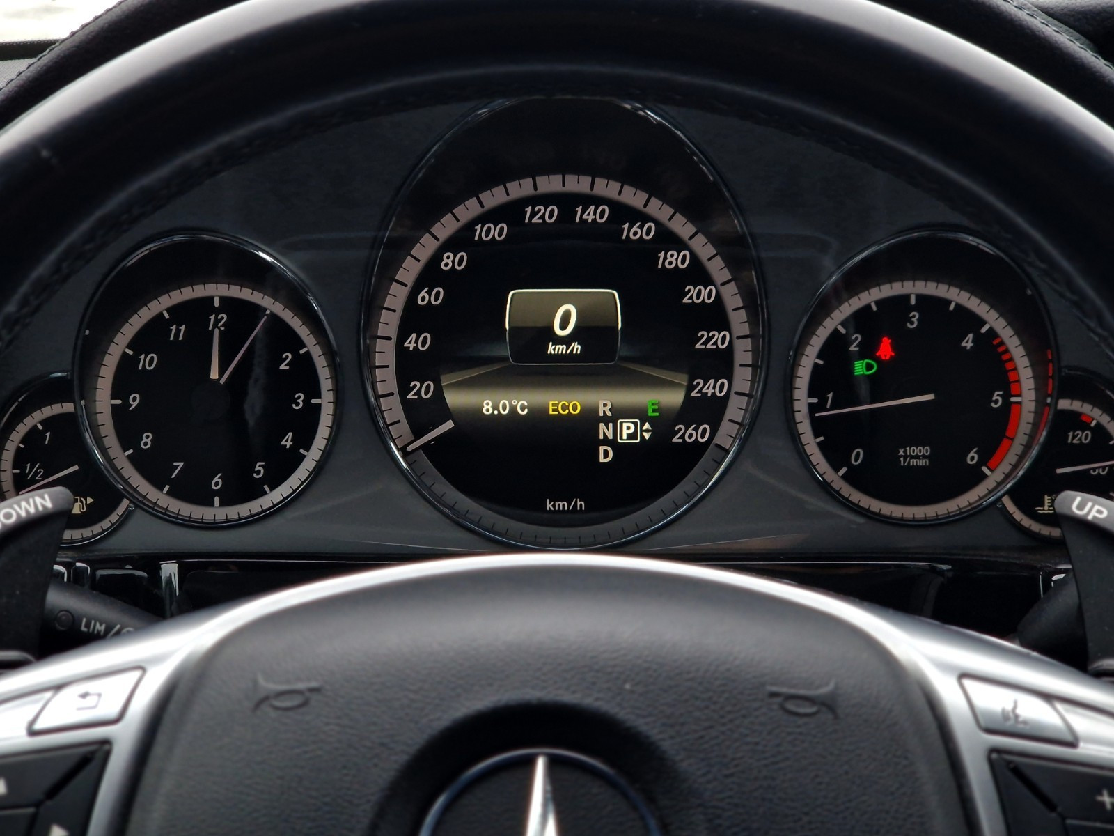 
								Mercedes-Benz Classe E 2012 full									